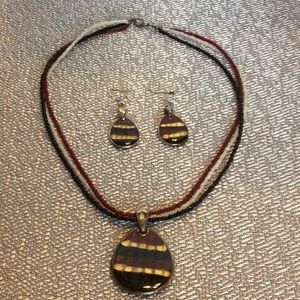 ‼️3-Item Necklace/Earrings Set‼️final must bundle